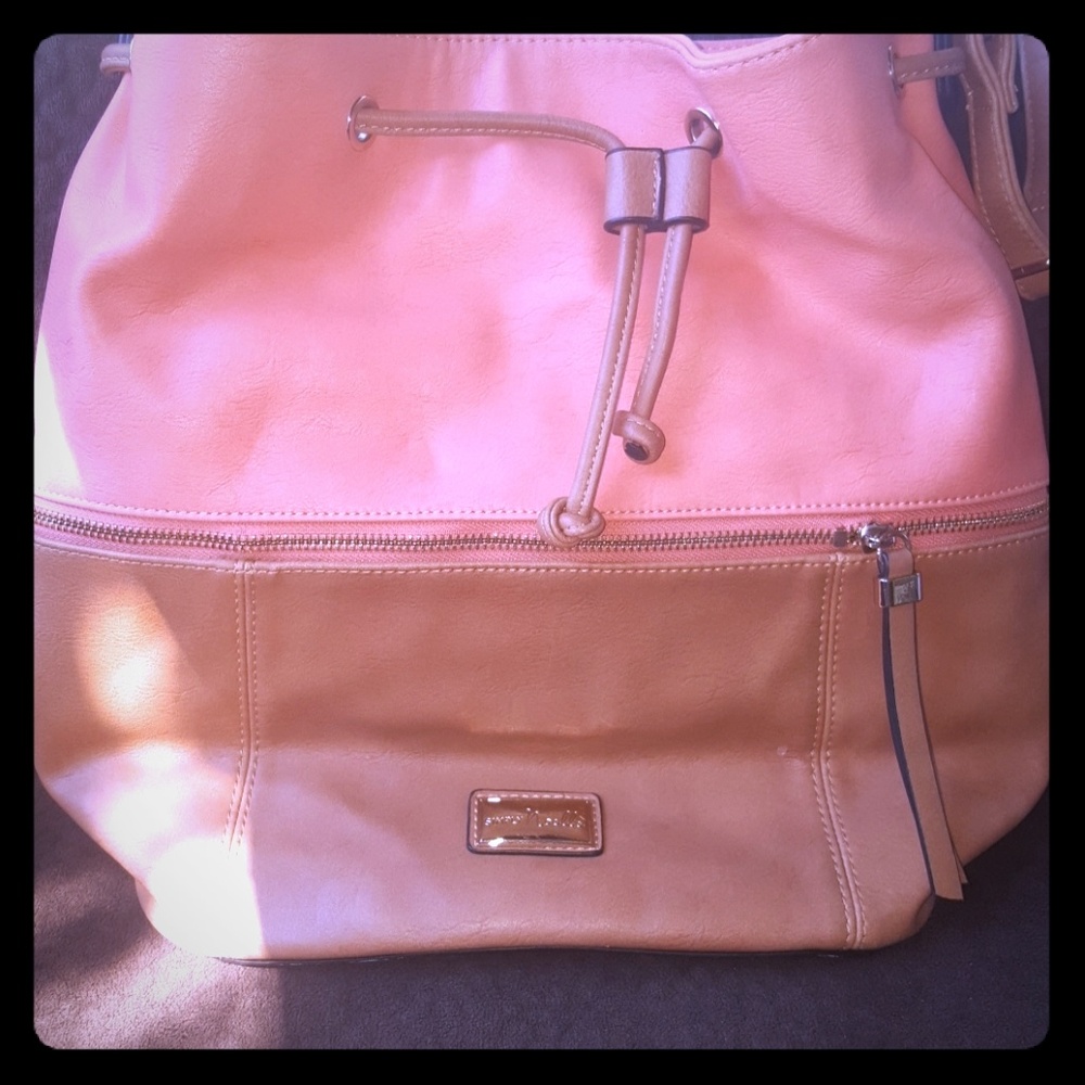 Simply Noelle bucket bag